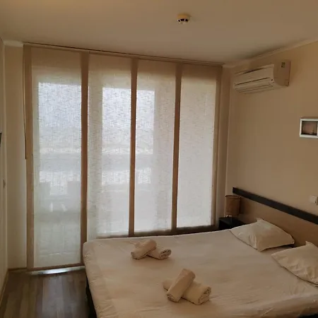 Apartment б003 в бийч резорт- море пред прозореца, плаж пред вратата !!!