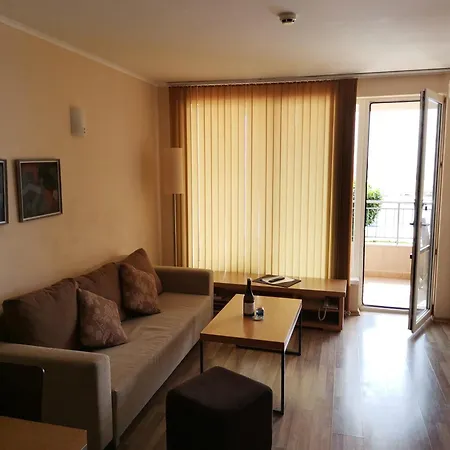 б003 в бийч резорт- море пред прозореца, плаж пред вратата !!!