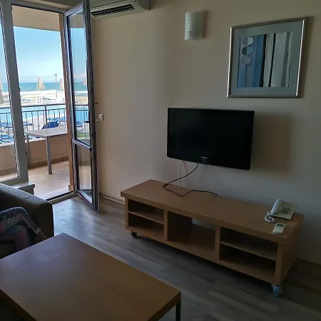 б003 в бийч резорт- море пред прозореца, плаж пред вратата !!! * Обзор