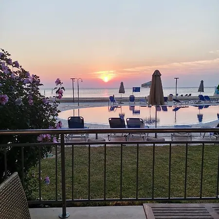 б003 в бийч резорт- море пред прозореца, плаж пред вратата !!!