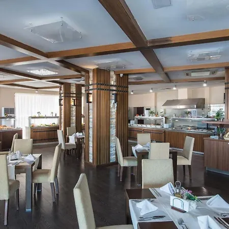 б003 в бийч резорт- море пред прозореца, плаж пред вратата !!! *