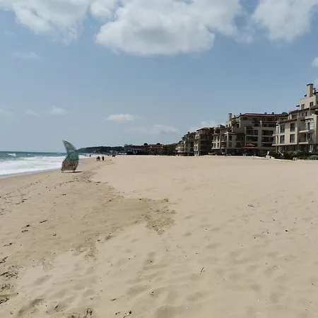 б003 в бийч резорт- море пред прозореца, плаж пред вратата !!! Lägenhet *