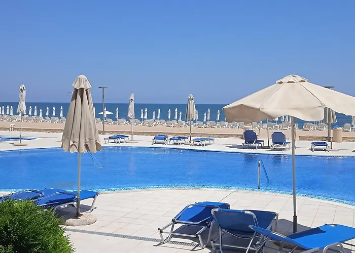 б003 в бийч резорт- море пред прозореца, плаж пред вратата !!! 오브조르